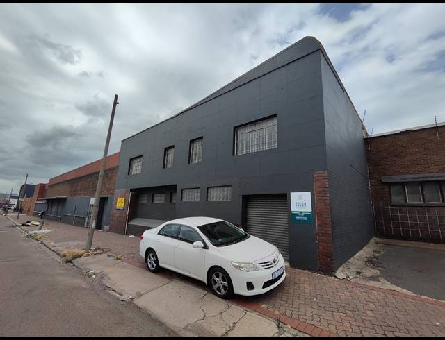 950M² WAREHOUSE TO LET IN ROSSBURGH